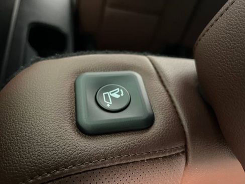 Used 2024 Kia Telluride EX w/ EX Captain's Chair Package image 25