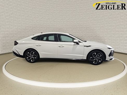 Used 2025 Hyundai Sonata SEL FWD image 4