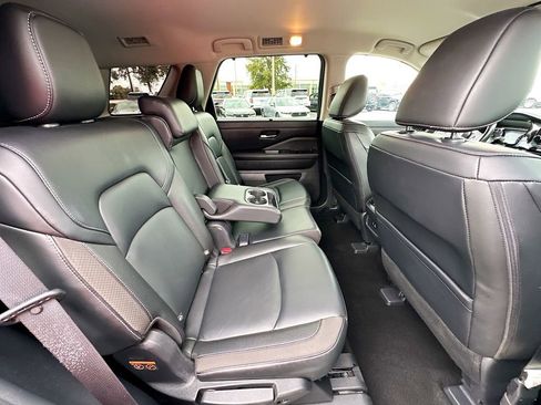 Used 2023 Nissan Pathfinder SL image 26