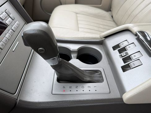 Used 2004 Lincoln Navigator Luxury image 24