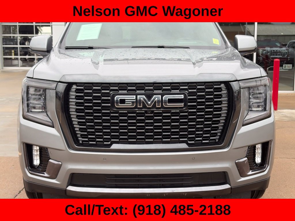 Used 2023 GMC Yukon Denali Ultimate AWD/4WD image 3