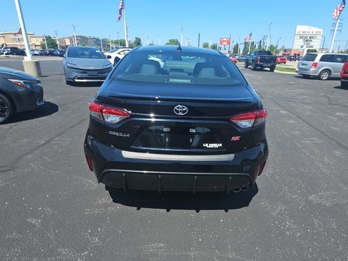 Used 2023 Toyota Corolla SE FWD image 4