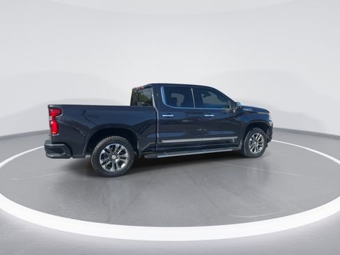 Used 2024 Chevrolet Silverado 1500 High Country w/ Technology Package image 9