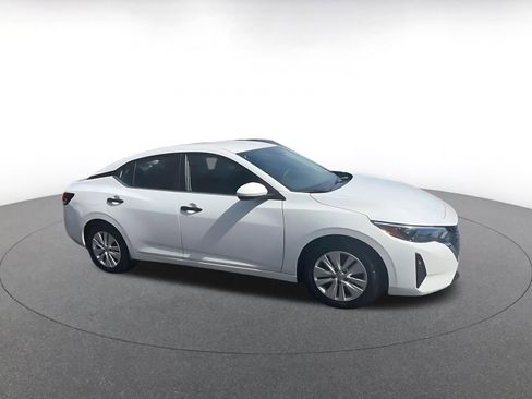 Used 2025 Nissan Sentra S image 2