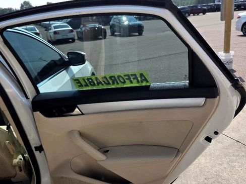 Used 2013 Volkswagen Passat 2.5 SE image 14