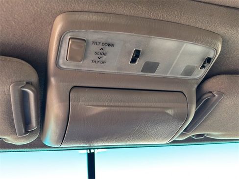 Used 2002 Toyota 4Runner Limited image 25