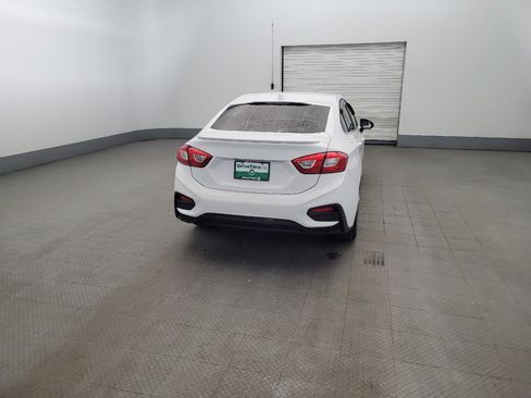 Used 2018 Chevrolet Cruze LT w/ Convenience Package FWD image 7