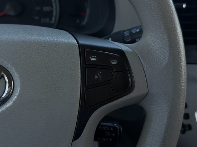Used 2012 Toyota Sienna LE FWD image 29