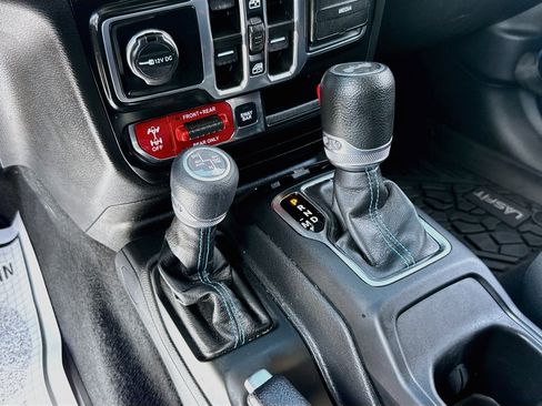 Certified 2023 Jeep Wrangler Unlimited Rubicon 4xe AWD/4WD image 18