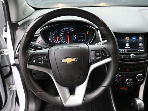 Used 2021 Chevrolet Trax LT w/ Sport Edition image 7