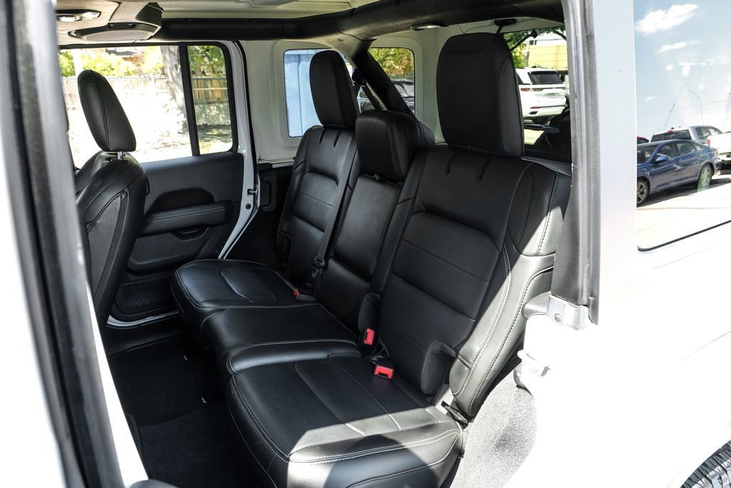 Used 2020 Jeep Wrangler Unlimited Sahara AWD/4WD image 46