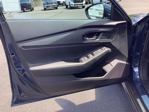 Used 2023 Honda Accord EX image 9