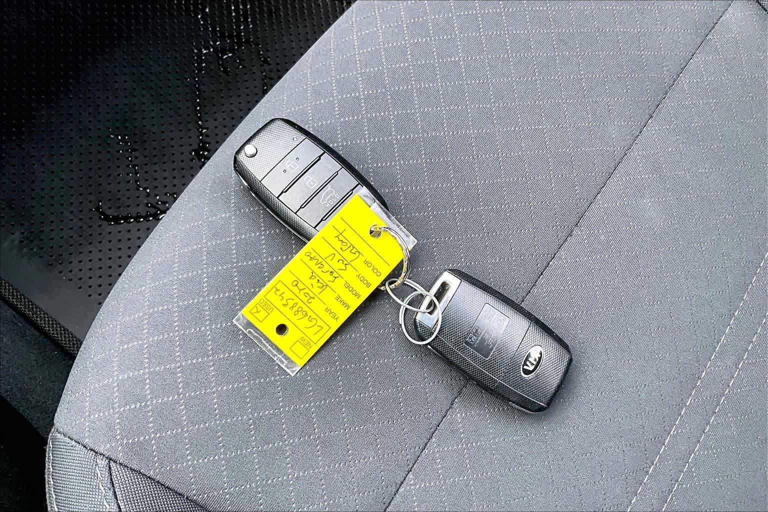 Used 2020 Kia Sorento L FWD image 13