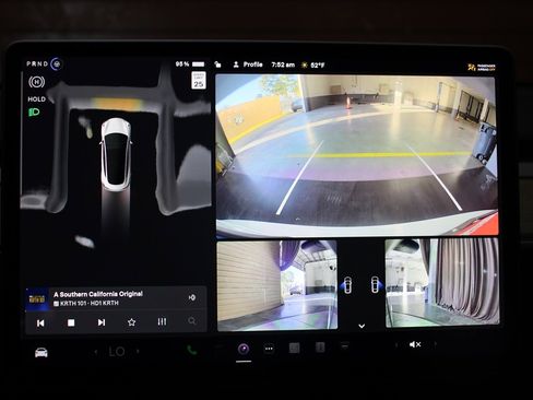 Used 2023 Tesla Model 3 Standard Range image 2