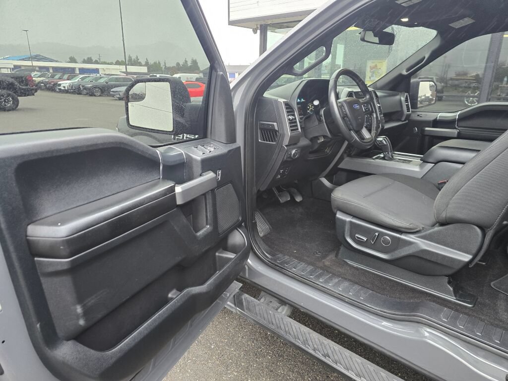 Used 2018 Ford F150 XLT w/ Equipment Group 302A Luxury AWD/4WD image 11