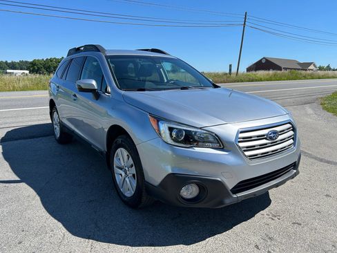 Used 2017 Subaru Outback 2.5i Premium AWD/4WD image 4