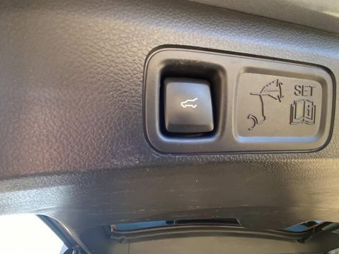 Certified 2024 Ford Expedition Max XLT image 9