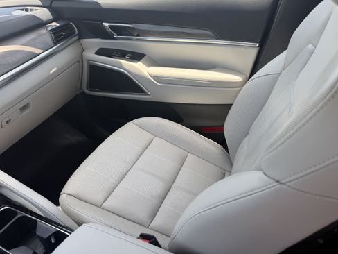 Certified 2021 Kia Telluride EX w/ EX Premium Package FWD image 17