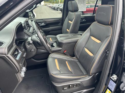 Used 2023 GMC Yukon AT4 w/ Technology Package AWD/4WD image 12
