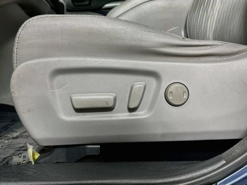 Used 2017 Toyota Highlander Plus FWD image 23