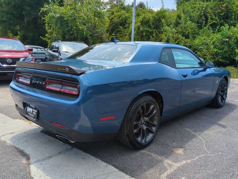 Used 2021 Dodge Challenger R/T Scat Pack w/ Driver Convenience Group RWD image 5