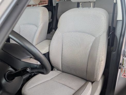 Used 2016 Subaru Forester 2.5i Premium w/ All-Weather Package image 16