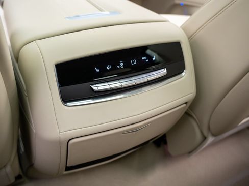 Used 2024 Cadillac Escalade Sport Platinum w/ LPO, ONYX Package AWD/4WD image 22