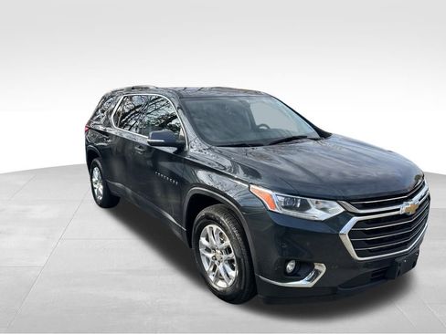 Used 2021 Chevrolet Traverse LT image 8