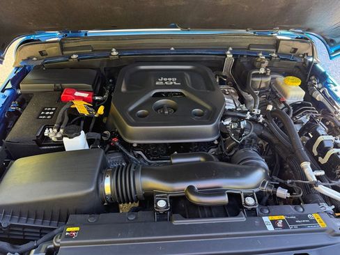 Used 2022 Jeep Wrangler Sport S image 9