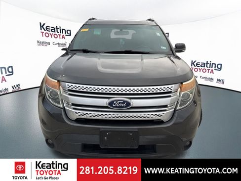 Used 2015 Ford Explorer XLT w/ Equipment Group 202B image 2