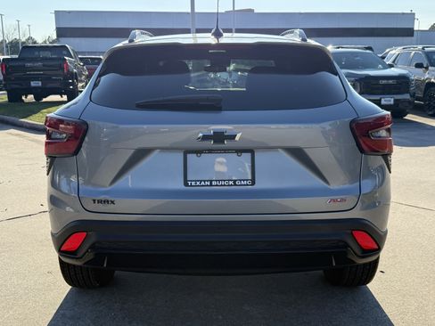Used 2024 Chevrolet Trax RS w/ Driver Confidence Package image 6