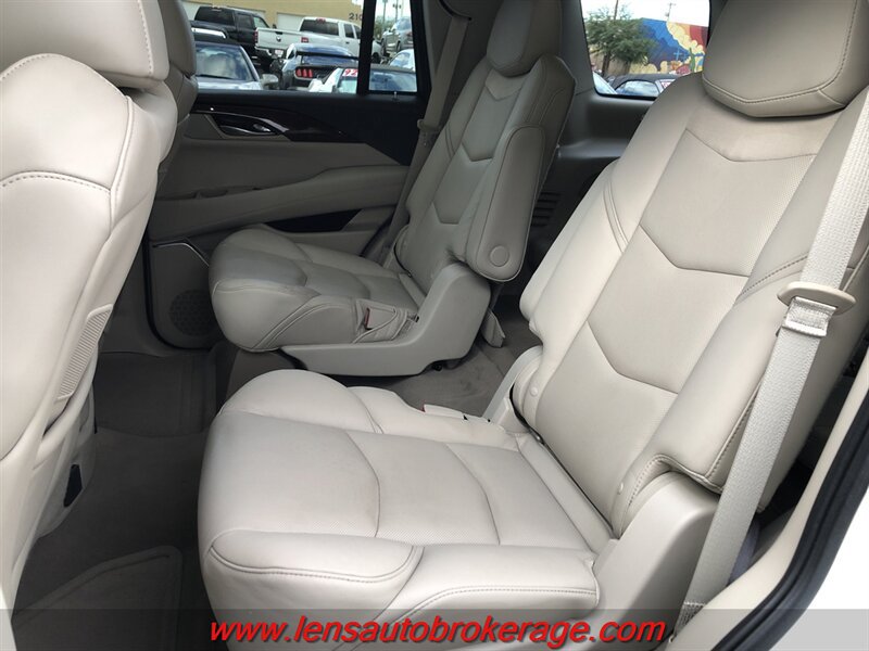 Used 2015 Cadillac Escalade 2WD image 16