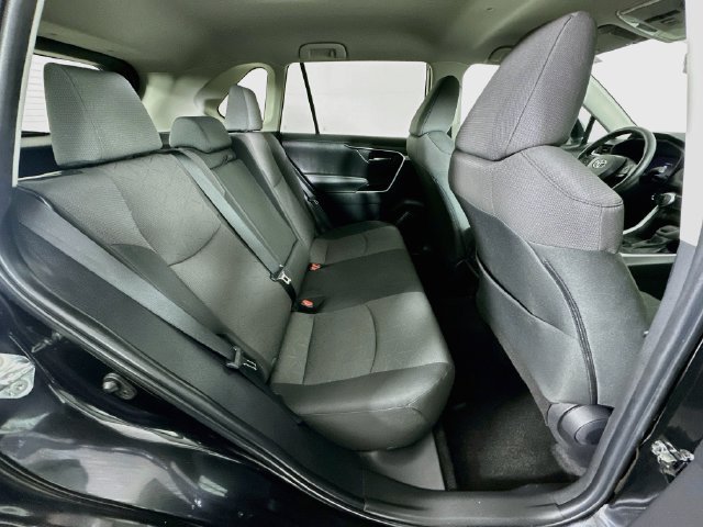 Used 2023 Toyota RAV4 XLE AWD/4WD image 9
