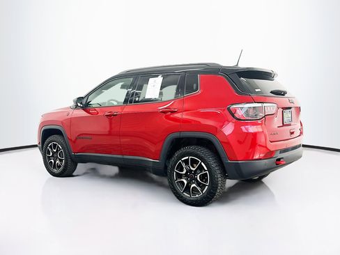 Used 2025 Jeep Compass Trailhawk AWD/4WD image 5