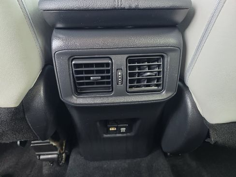 Used 2021 Toyota RAV4 XLE Premium image 20