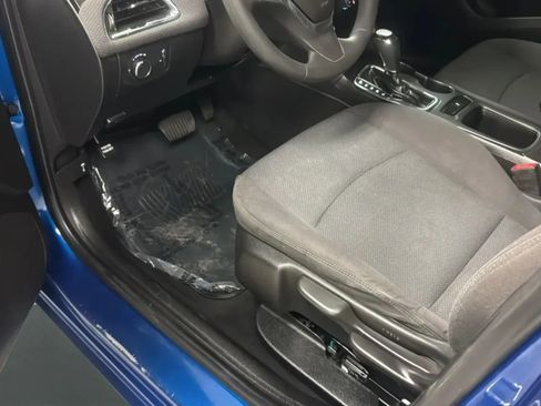 Used 2018 Chevrolet Cruze LT FWD image 24