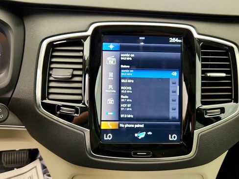 Used 2022 Volvo XC90 T5 Momentum w/ Advanced Package FWD image 17
