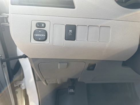 Used 2013 Toyota Sienna LE FWD image 13