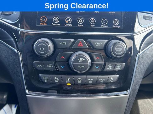 Used 2021 Jeep Grand Cherokee Limited AWD/4WD image 32