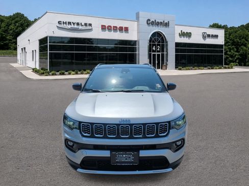 Used 2025 Jeep Compass Limited w/ Sun & Sound Group AWD/4WD image 9