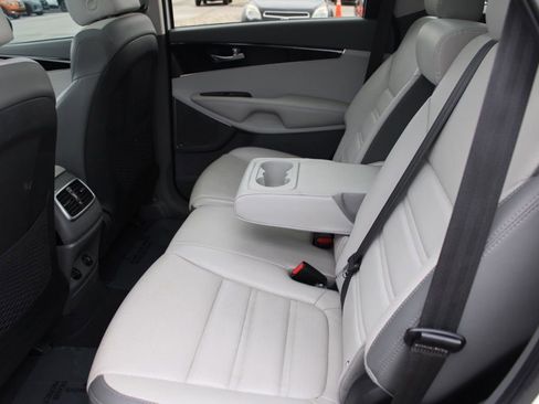 Used 2020 Kia Sorento SX image 27