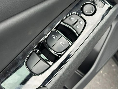 New 2025 Nissan Altima 2.5 SR image 10