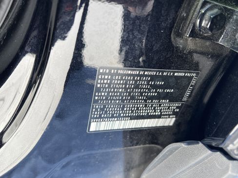 Certified 2024 Volkswagen Taos SE w/ Panoramic Sunroof Package image 32