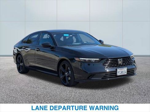 Used 2025 Honda Accord Sport image 4