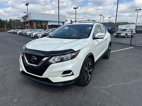 Used 2022 Nissan Rogue Sport SL image 2