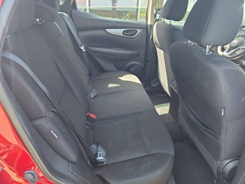 Used 2021 Nissan Rogue Sport S image 12