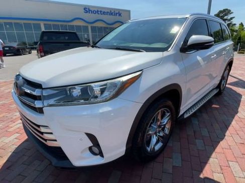 Used 2018 Toyota Highlander Limited Platinum image 5