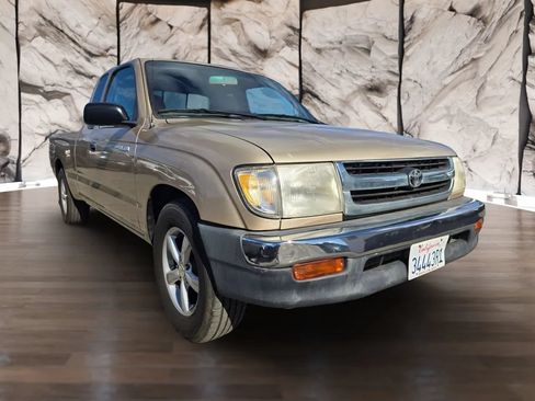 Used 1999 Toyota Tacoma 2WD Xtracab image 3