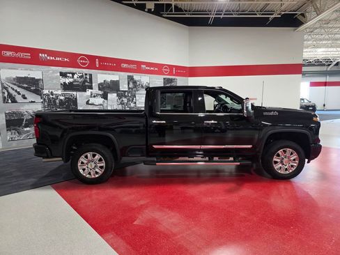 Certified 2025 Chevrolet Silverado 3500 High Country w/ High Country Premium Package AWD/4WD image 2