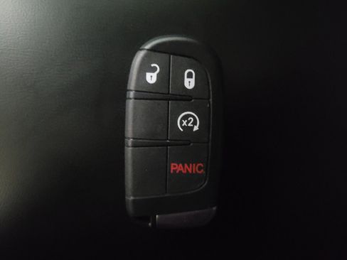 Used 2021 Dodge Durango SXT image 32